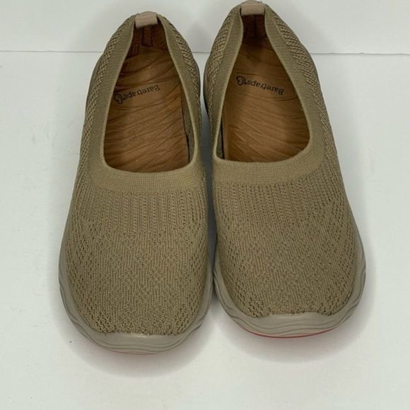Baretraps Tan Slip On Sneaker Walking Shoes New - Picture 3 of 4